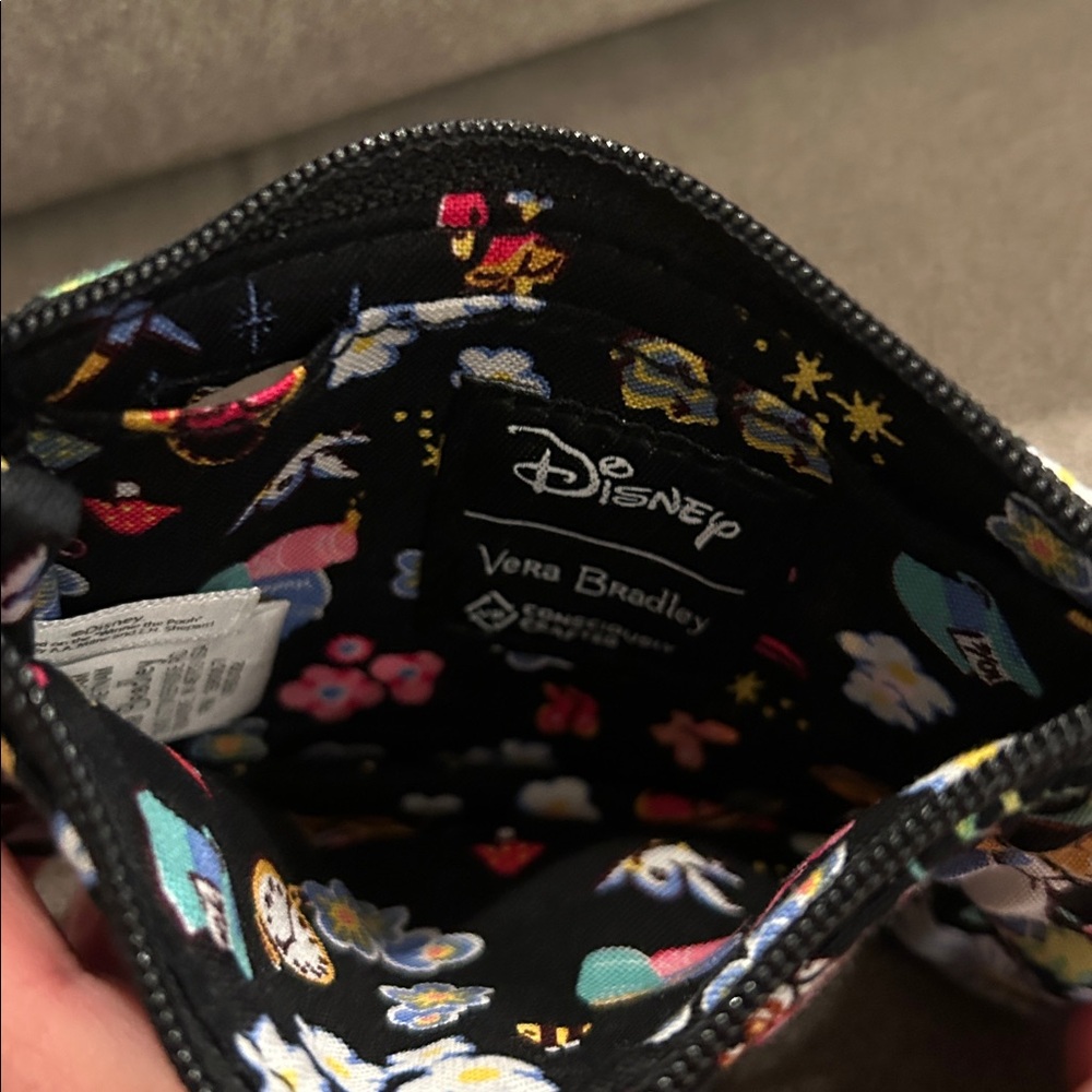 Vera Bradley Disney Zip ID “Disney 100 Classic Swirls” EUC 💛 - Picture 4 of 4